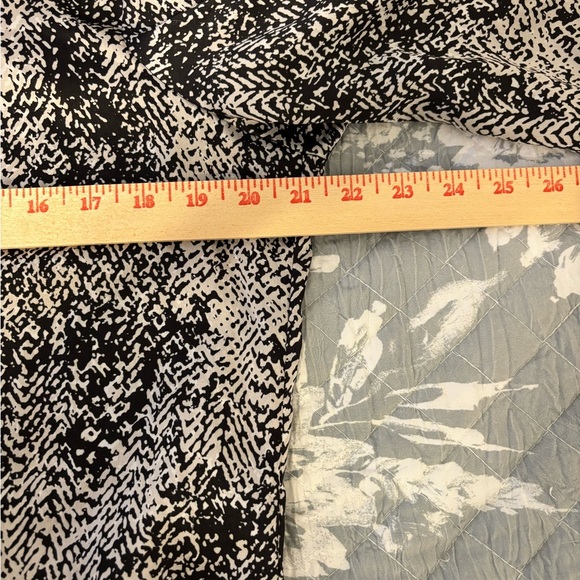 Coldwater Creek Black and White Textured Blouse - Picture 4 of 8